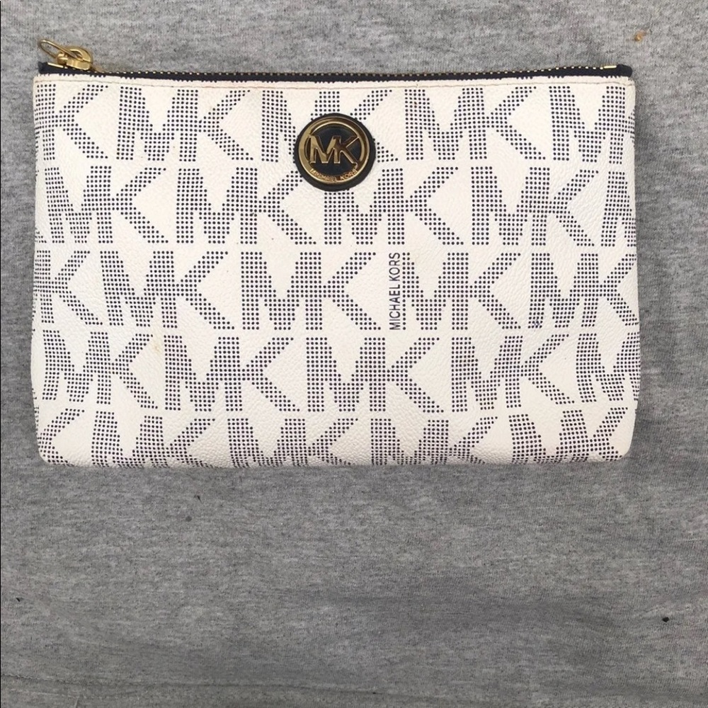 Micheal kors makeup bag